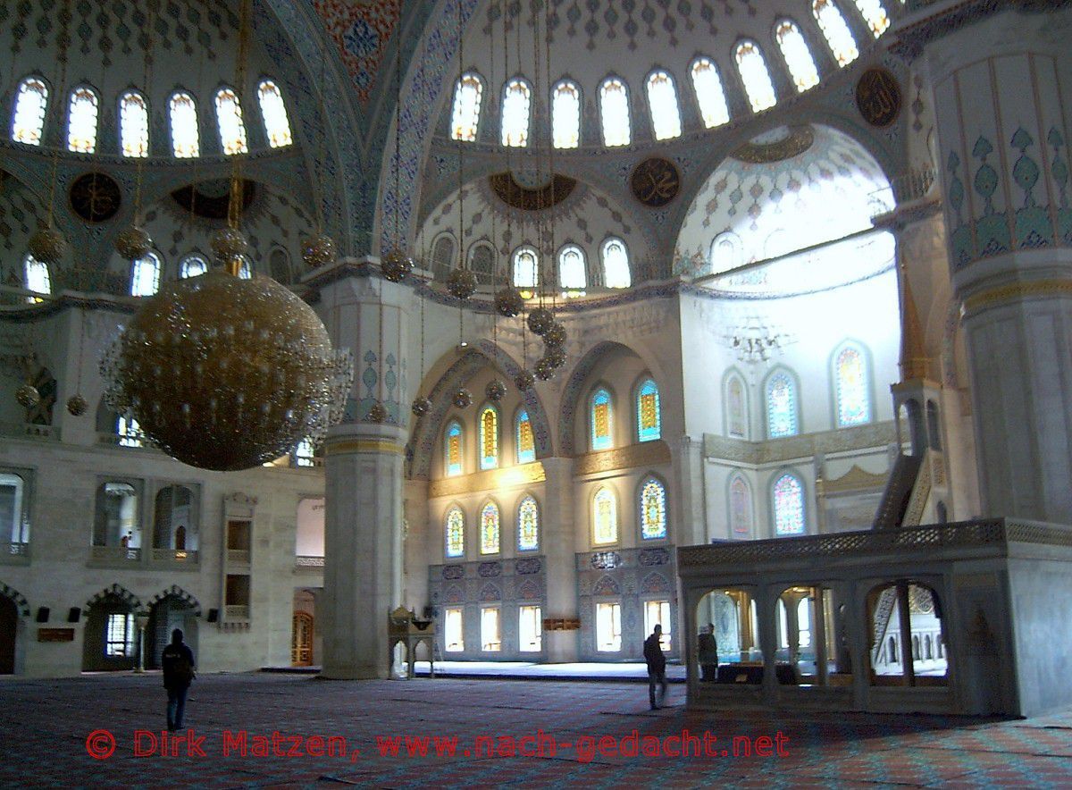 Ankara, Innenansicht der Kocatepe-Moschee