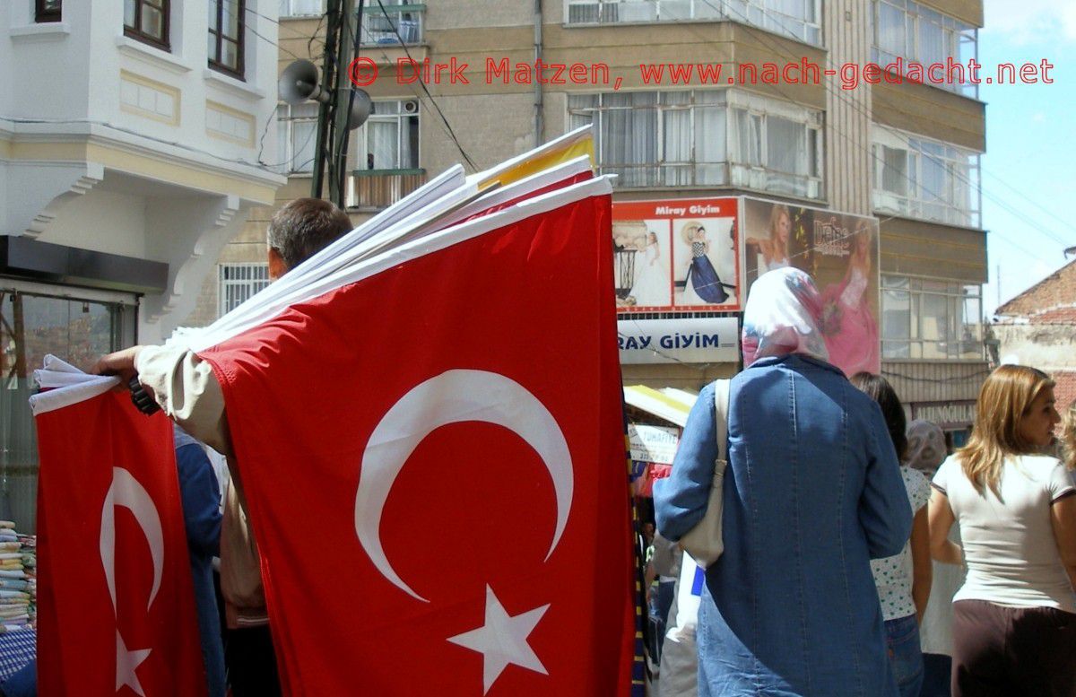 Ankara, Fahnenhändler im Stadtteil Ulus