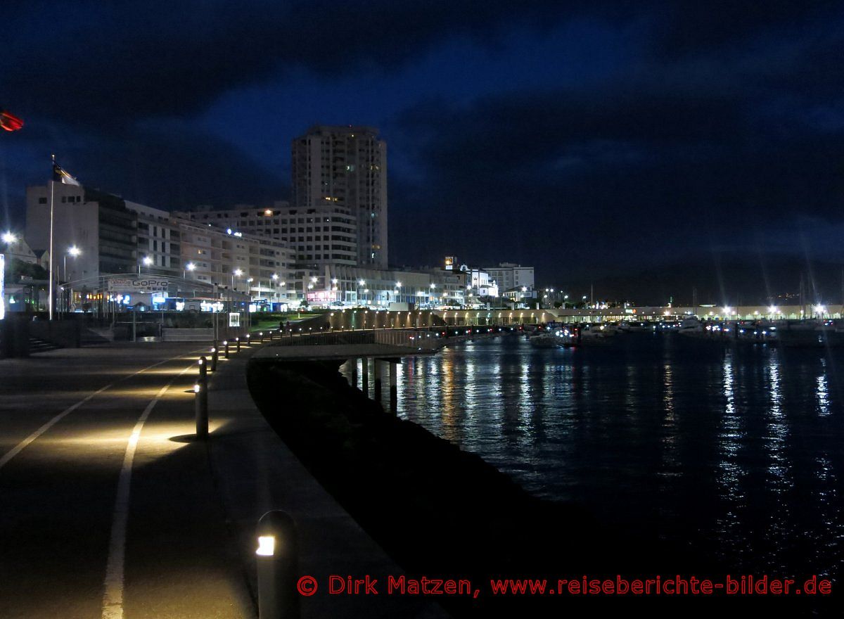 Ponta Delgada Ufer nachts