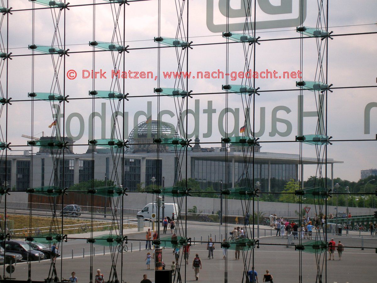 Berlin, Blick aus dem Hauptbahnhof