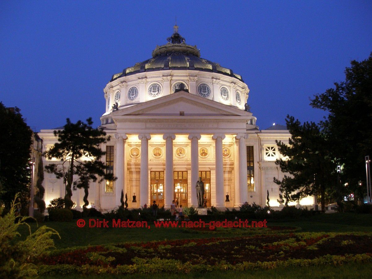 Bukarest, abends am Athenum