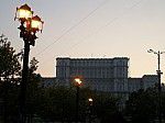 Bukarest parlamentspalast abends