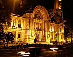 Bukarest sparkassenpalast nachts