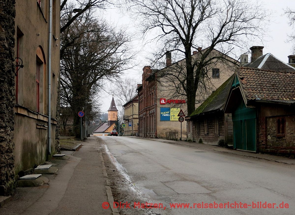 Cesis, Palasta iela