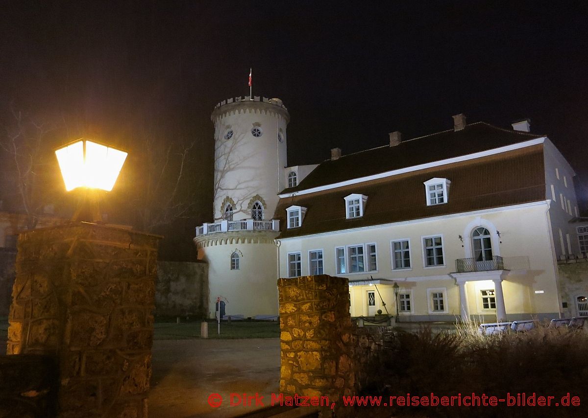 Cesis, Neues Schloss nachts