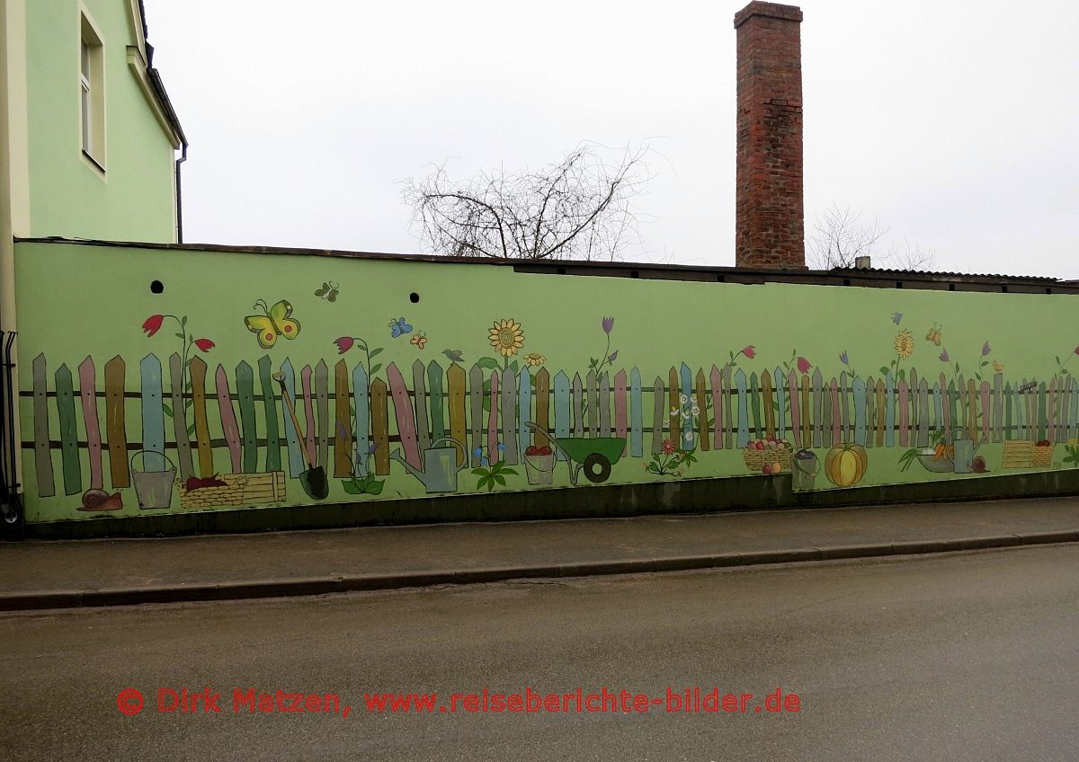 Cesis, bemalte Mauer