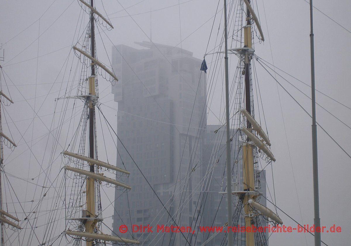 Gdynia (Gdingen), Sea Towers