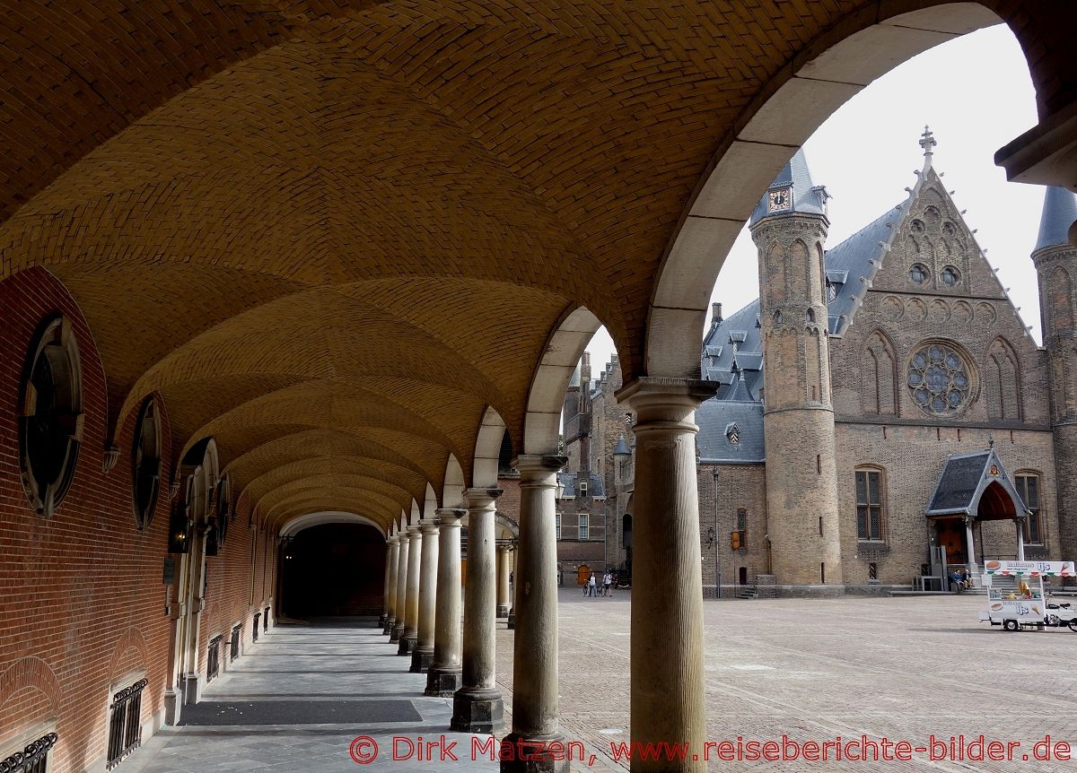 Den Haag, Arkaden im Binnenhof