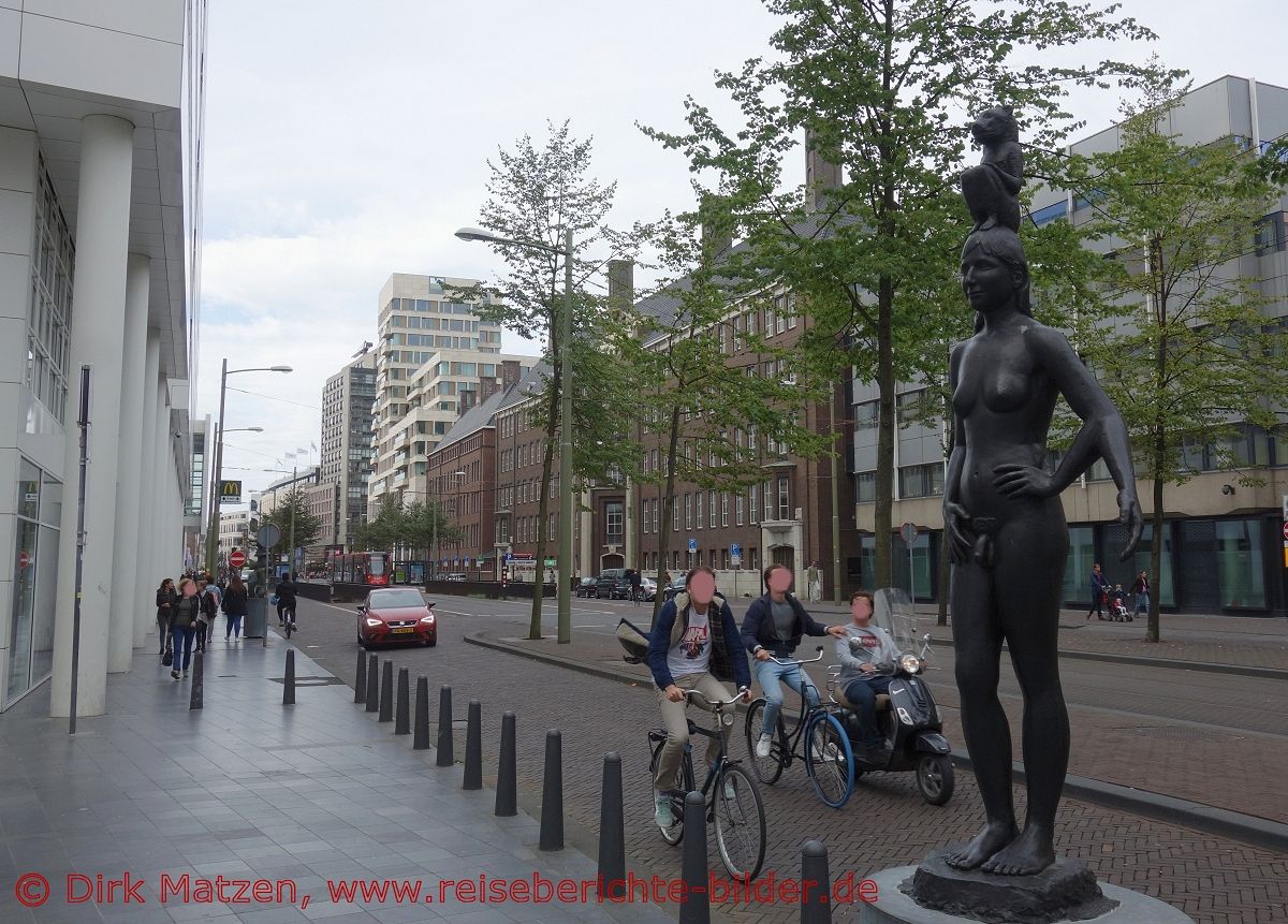 Den Haag, Statue vor Stadhuis