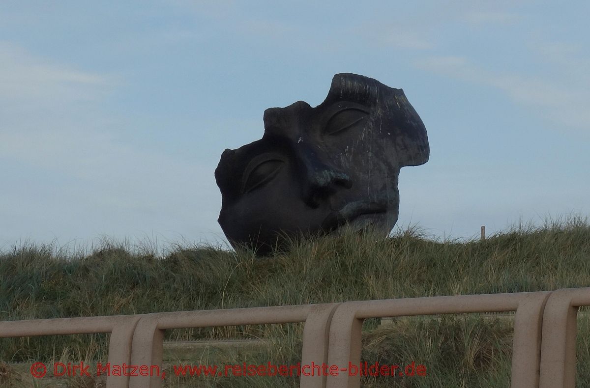 Den Haag, Skulptur am Meer