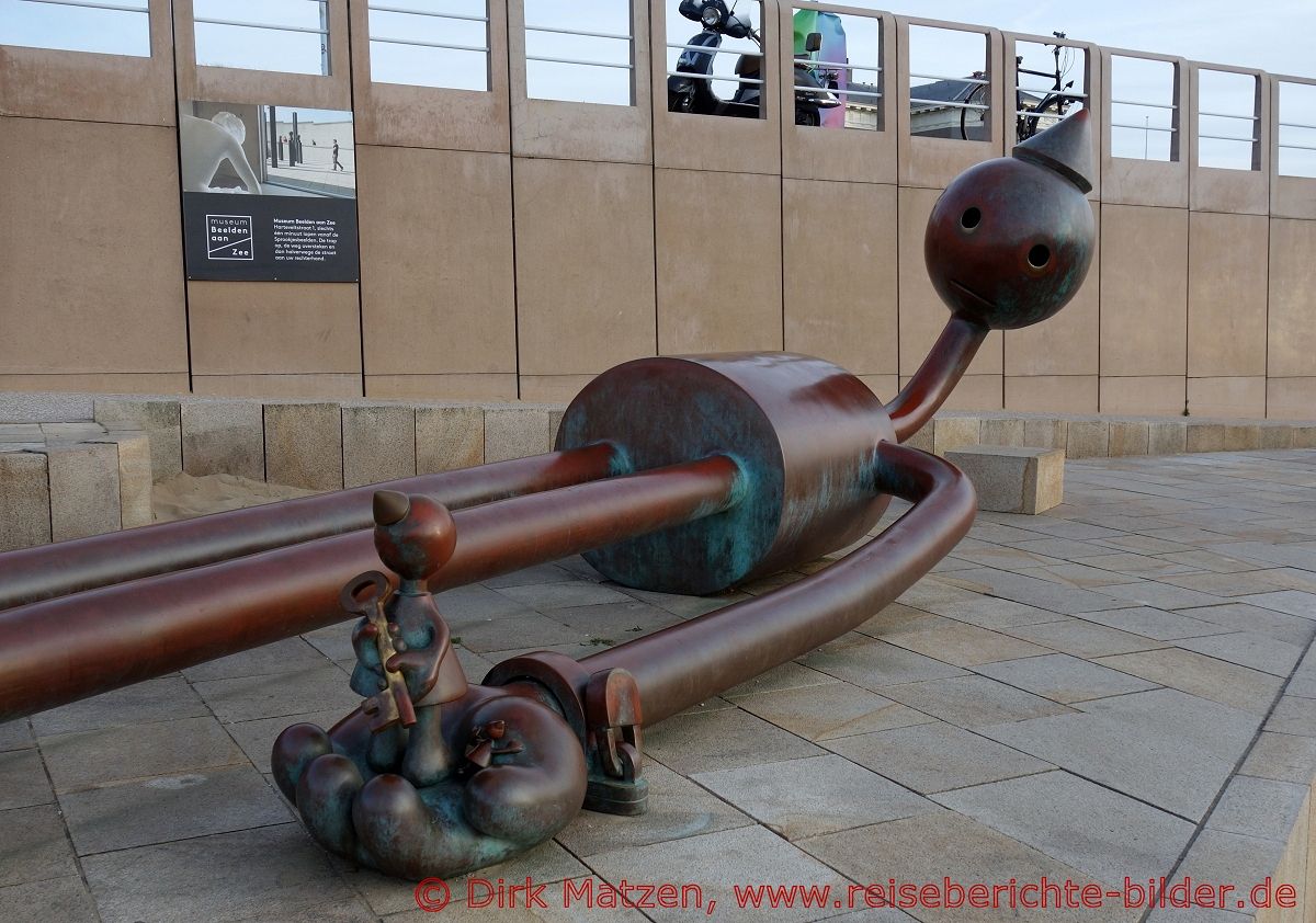 Scheveningen, Skulpturen am Meer