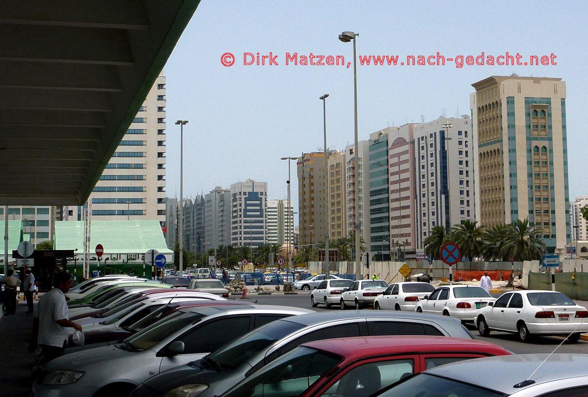 Abu Dhabi bei der Busstation