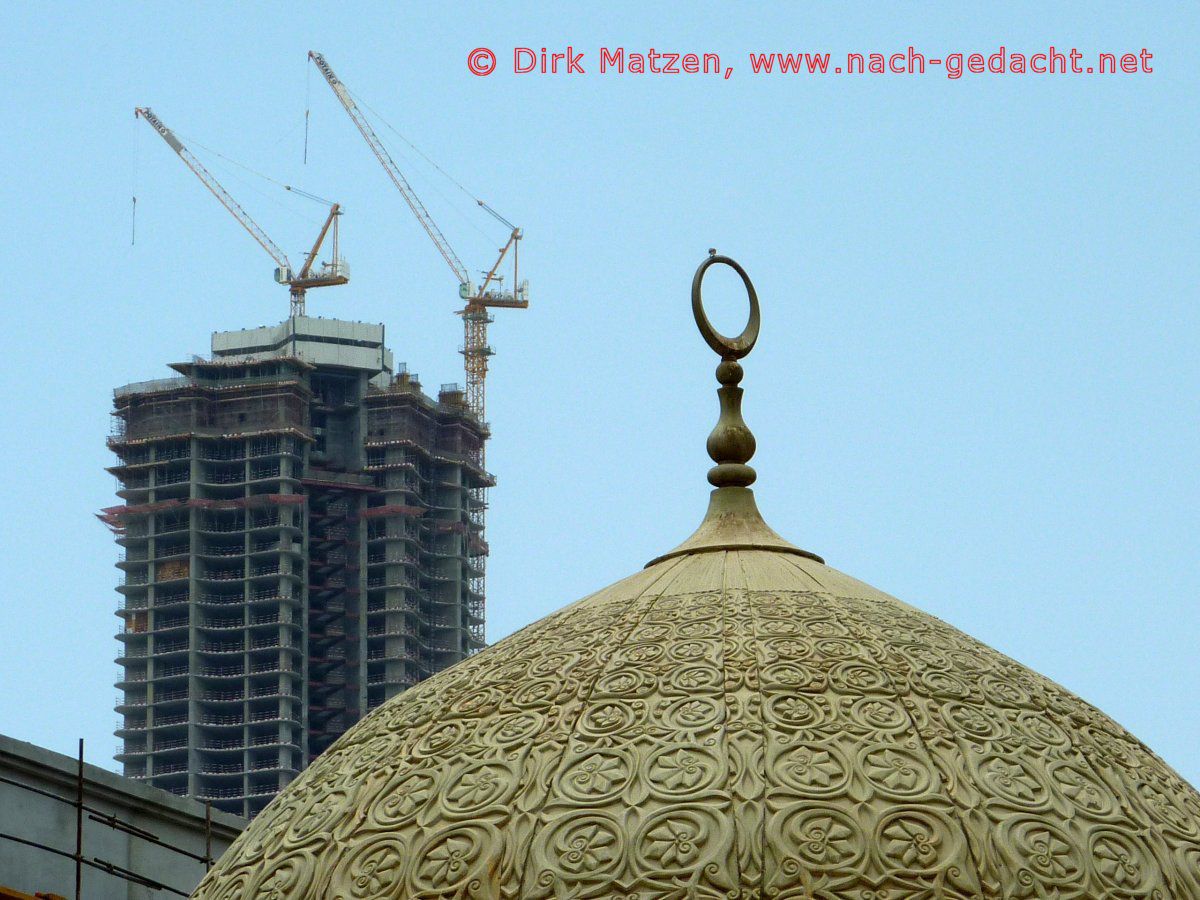 Abu Dhabi: Hochhaus-Baustelle