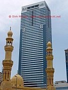 Abu Dhabi, moschee_vor_hochhaus