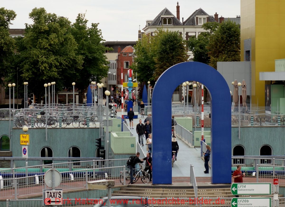 Groningen, Groninger Museum, Brcke