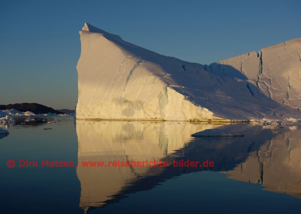 Ilulissat, Eisberg in dreieckiger Form