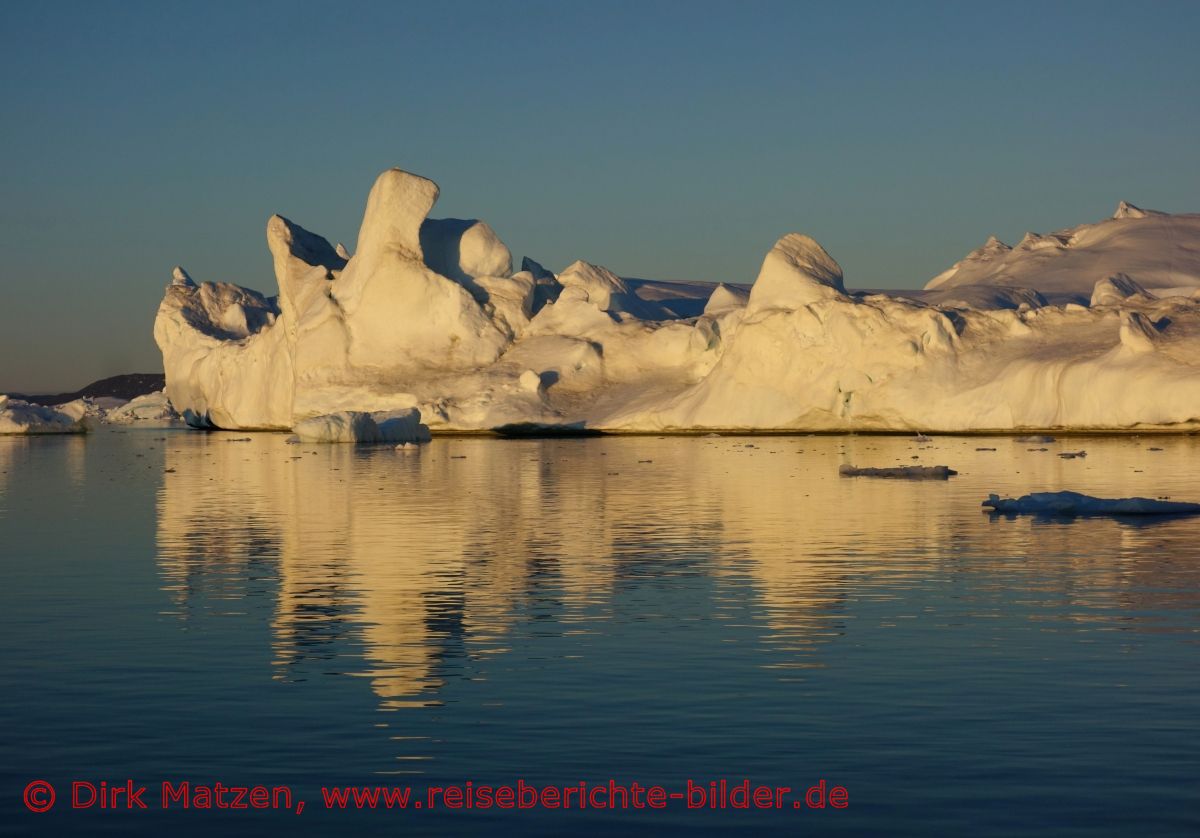 Ilulissat, Eisberg in Mitternachtssonne