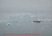 ilulissat-segelboot-im-nebel