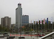 Kattowitz, hochhaeuser-vor-spodek