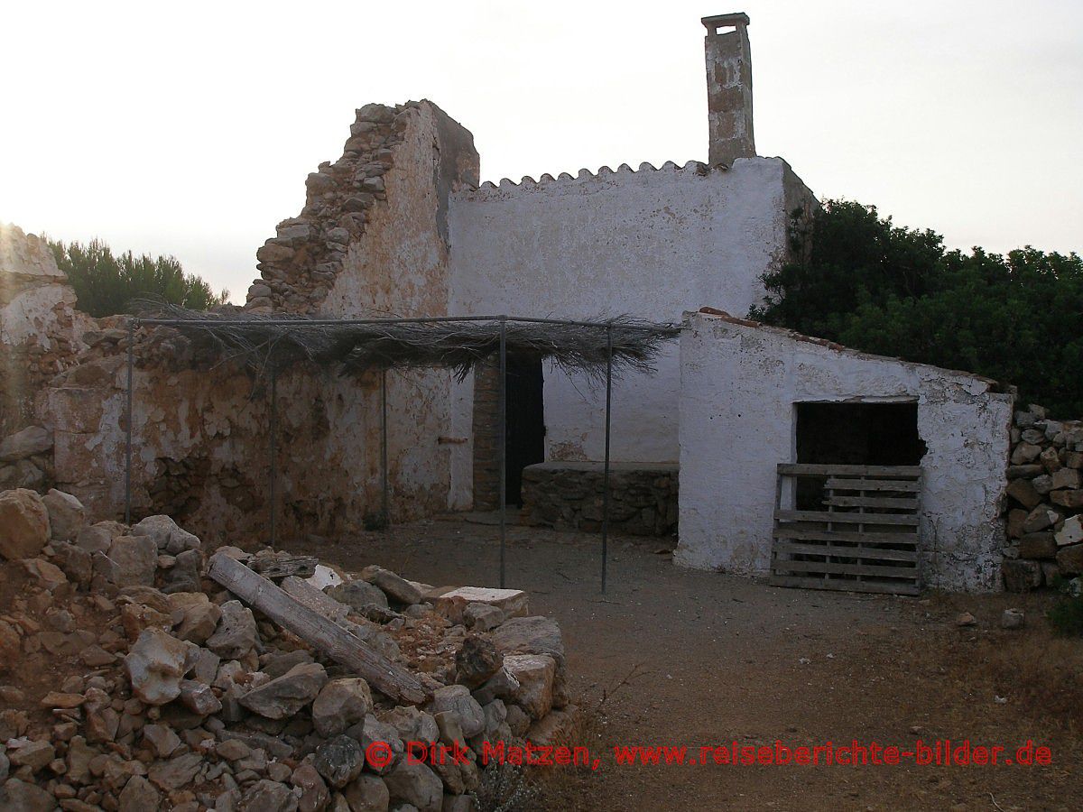 Menorca, Ruine einer verlassenen Finca