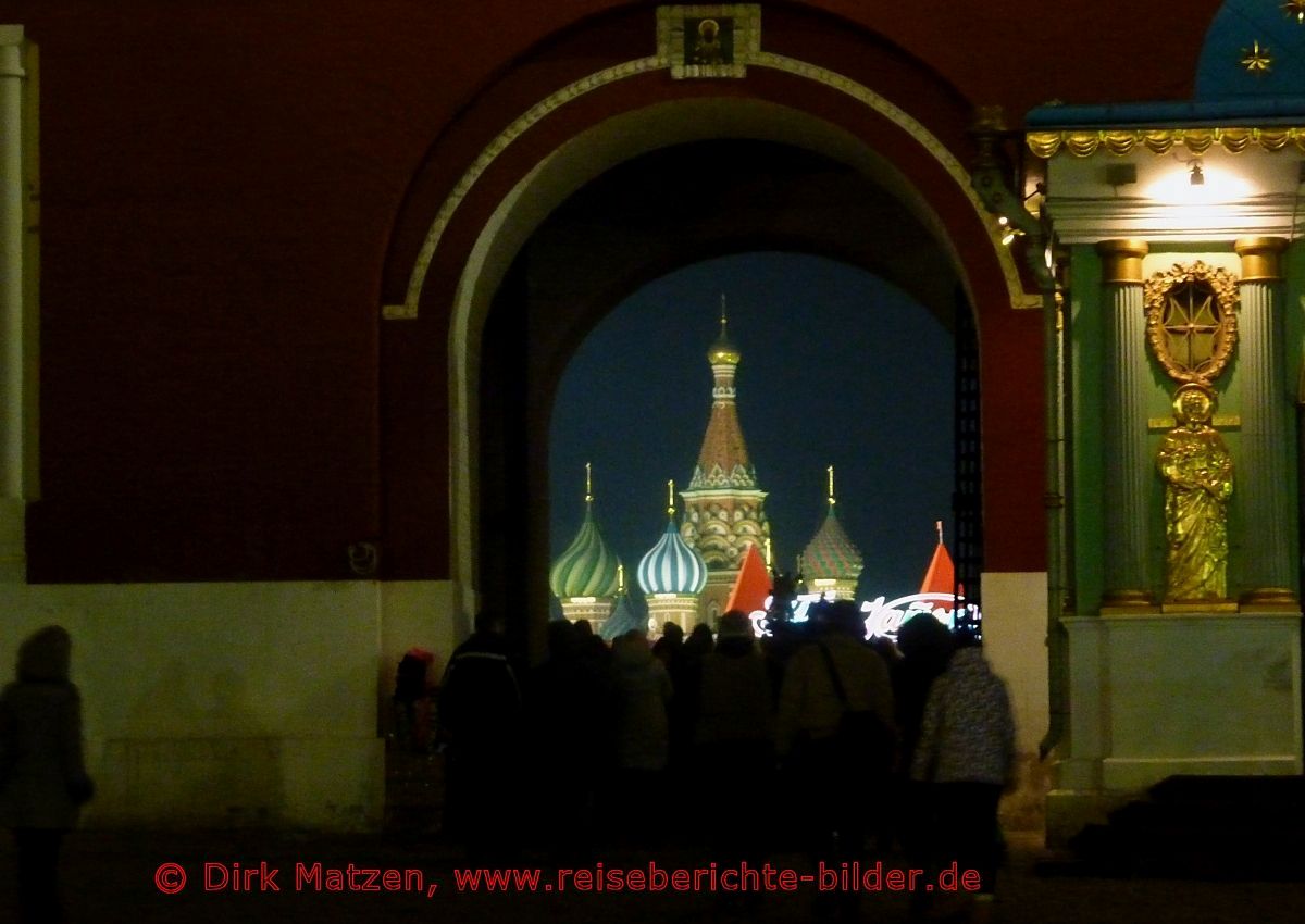Moskau, Blick durchs Auferstehungstor