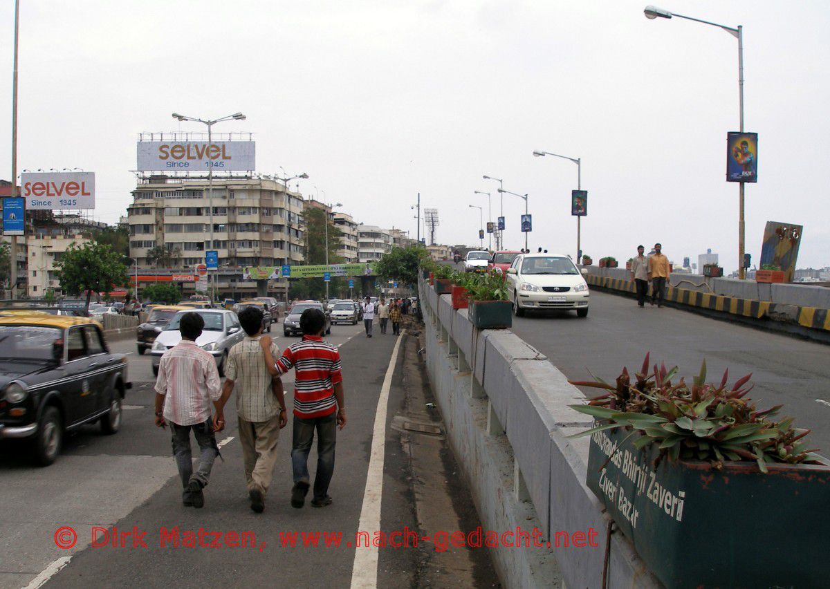 Mumbai, Fußweg am Marine Drive
