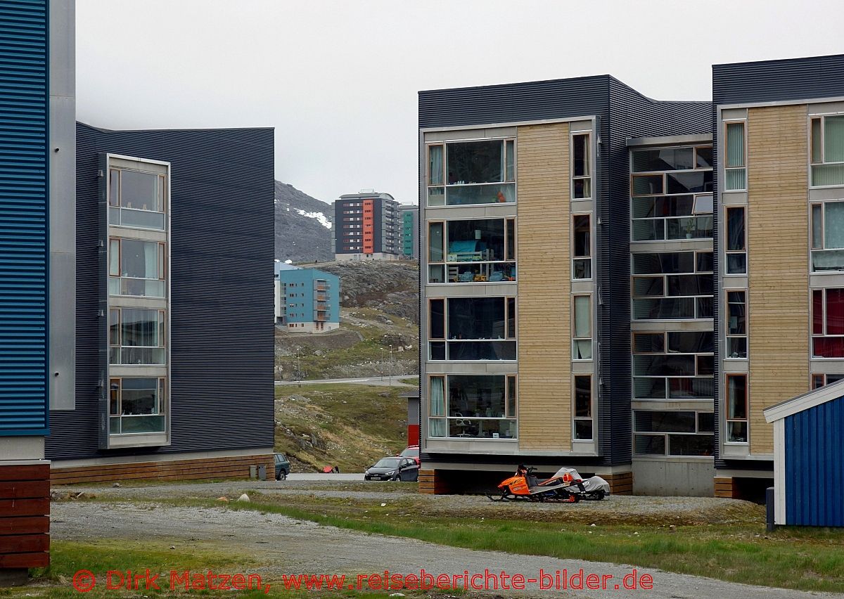 Nuuk, Moderne Gebude Qinngorput