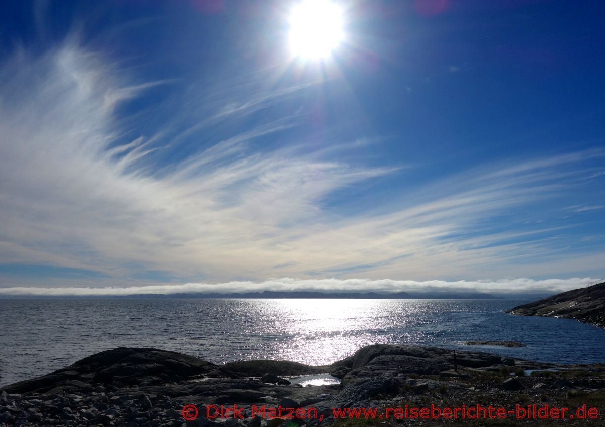 Nuuk, Wolken über der Stadt