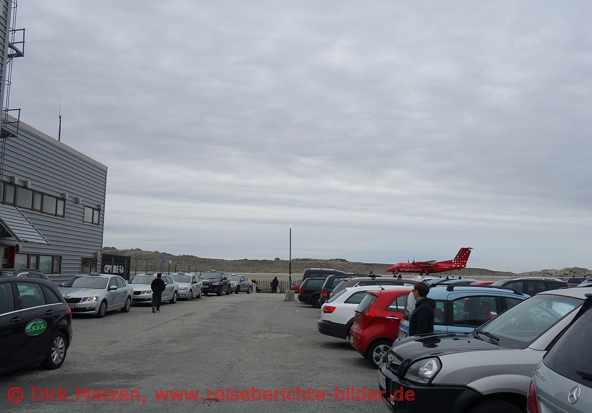 Nuuk, Flughafen Parkplatz