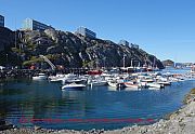 Nuuk, felsen-am-hafen