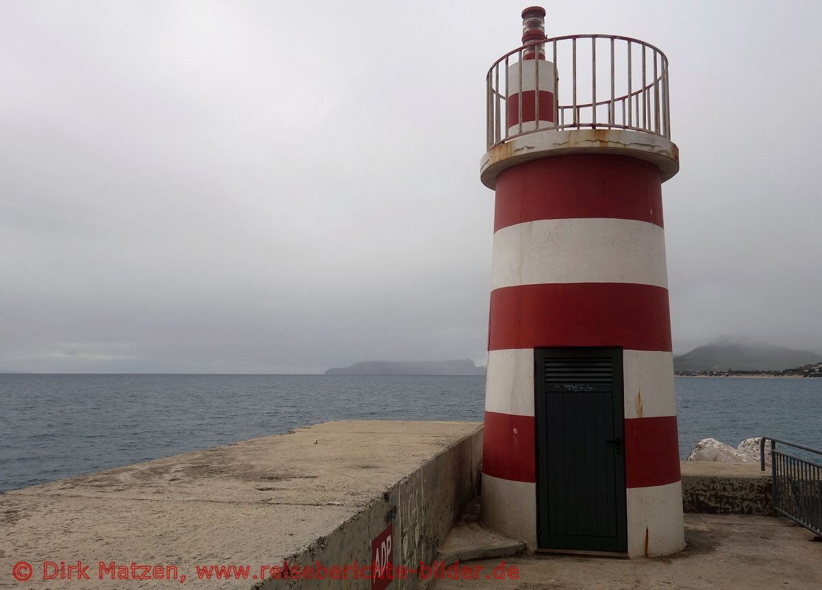 Porto Santo, Leuchtfeuer an Hafeneinfahrt