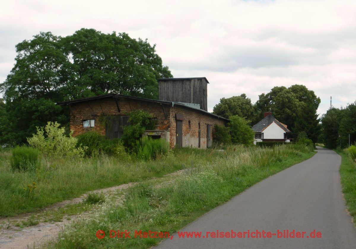 Oderbruchbahn-Radweg, Arensdorf Bahnhofsgebude