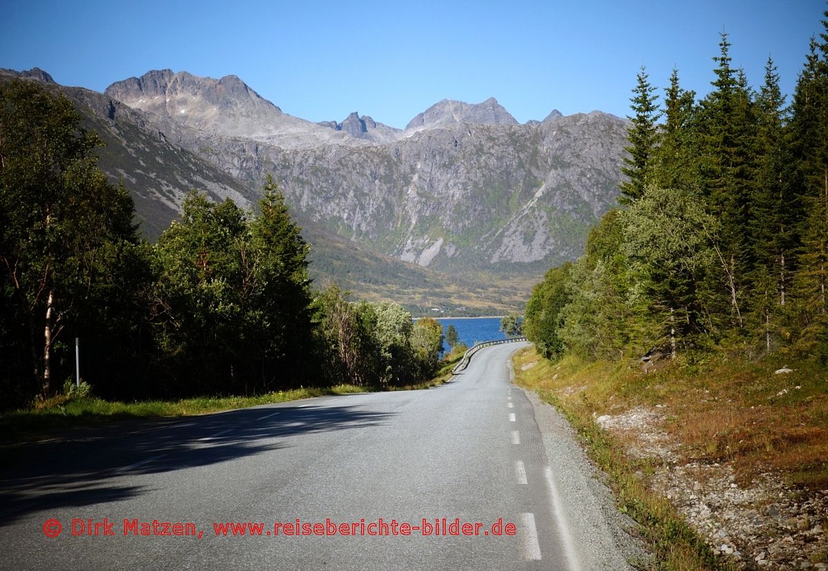 Strasse Fjord Berge