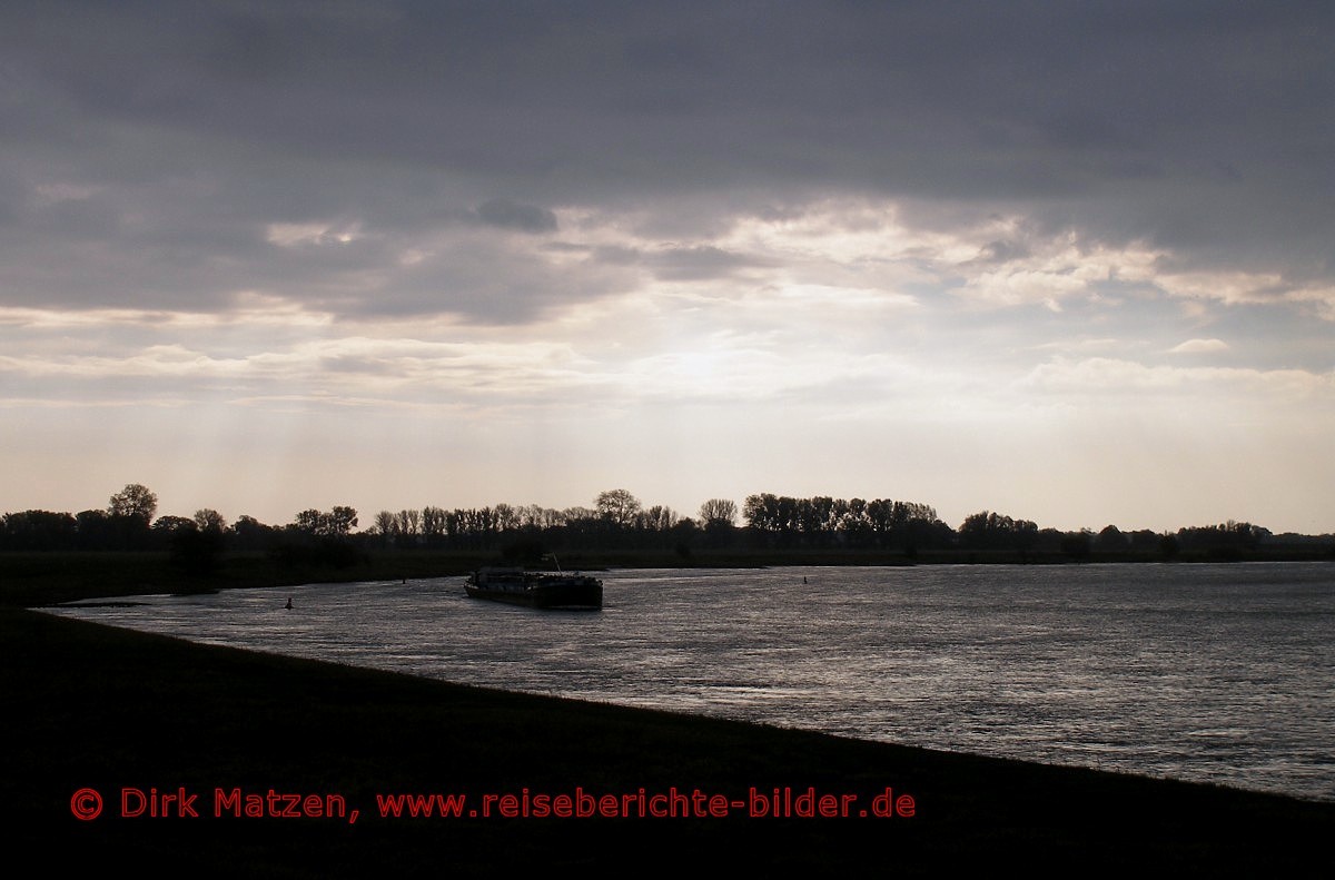 Elbe Binnenschiff