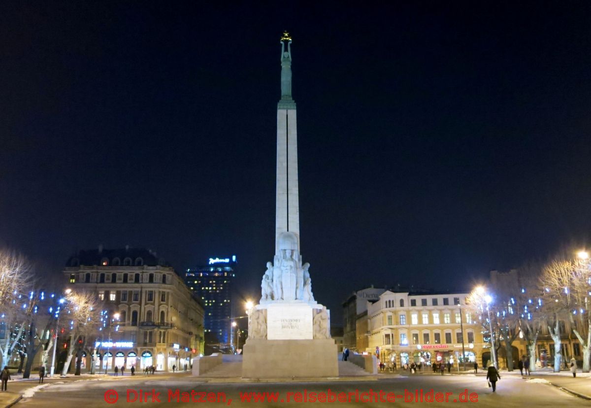 Riga, Freiheitsdenkmal nachts