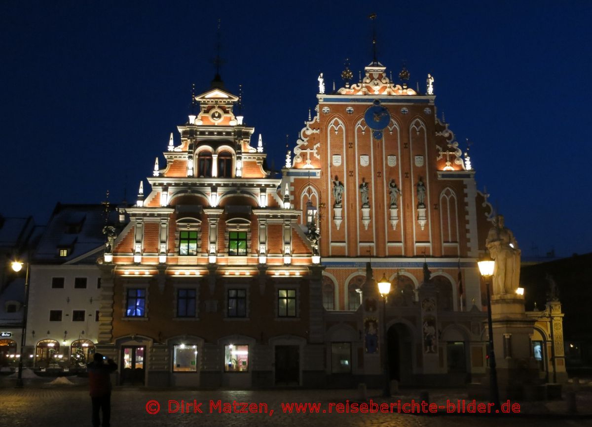 Riga, Schwarzhäupterhaus abends
