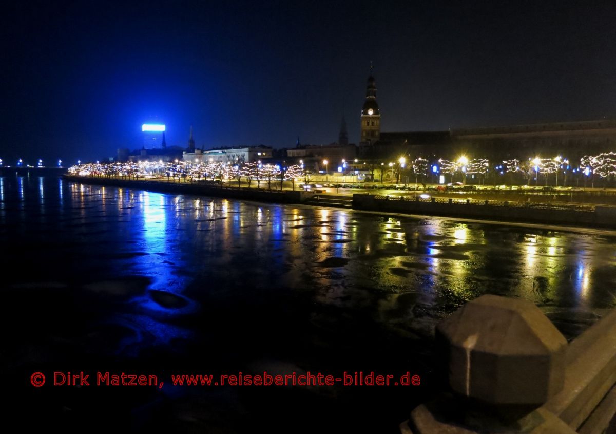 Riga, Blick zur Altstadt nachts