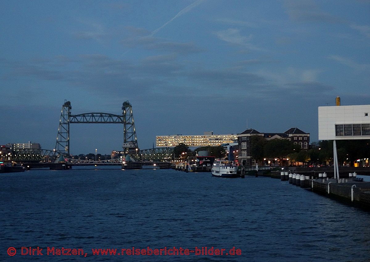 Rotterdam, Koningshavenbrug abends