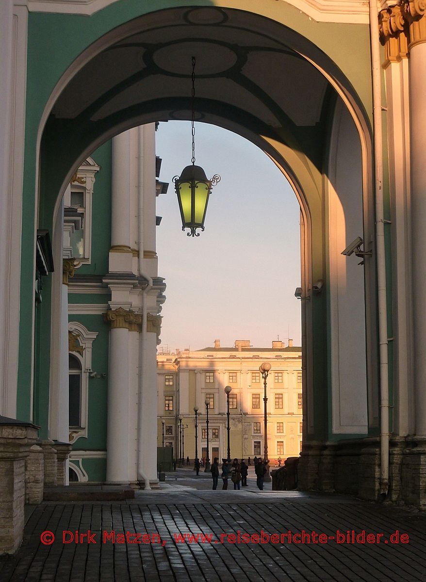 Sankt Petersburg, Winterpalast-Durchgang