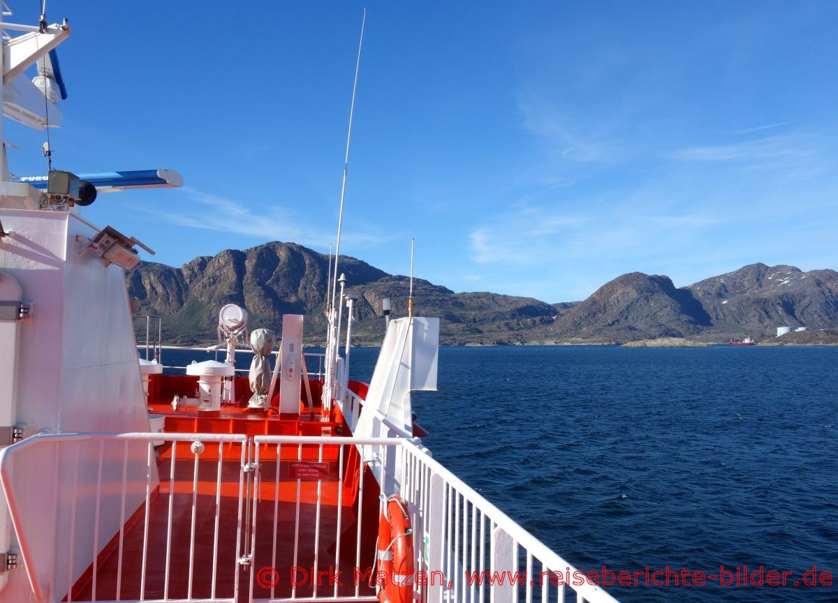 Sarfaq Ittuk, Anfahrt auf Sisimiut