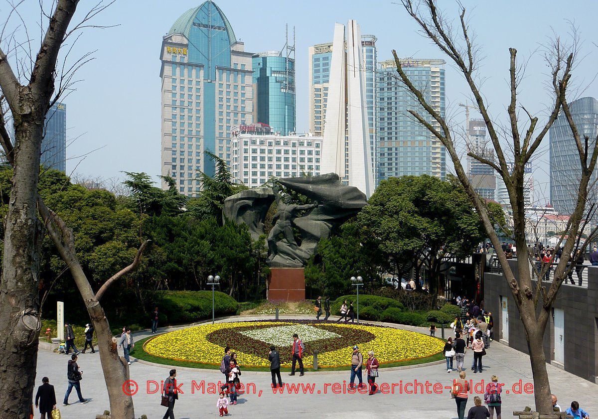 Shanghai, Denkmal im Huangpu Park