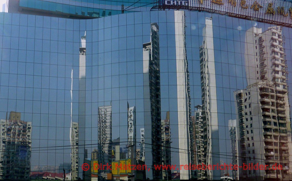 Shanghai, Spiegelfassade