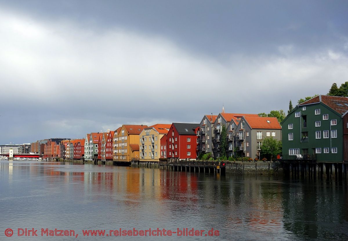 Trondheim, Lagerhuser am stlichen Ufer