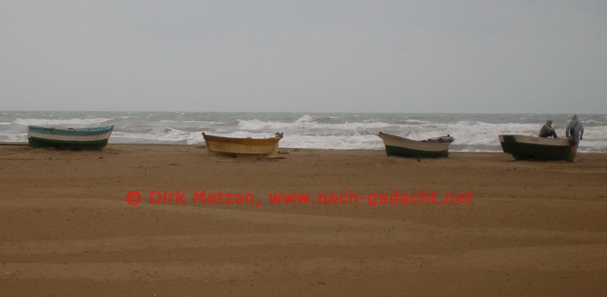 Valencia, Boote am Strand