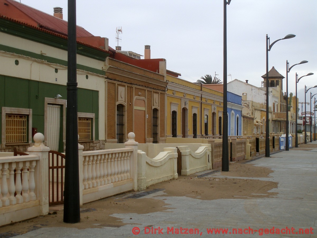 Valencia, Huser an der Strandpromenade