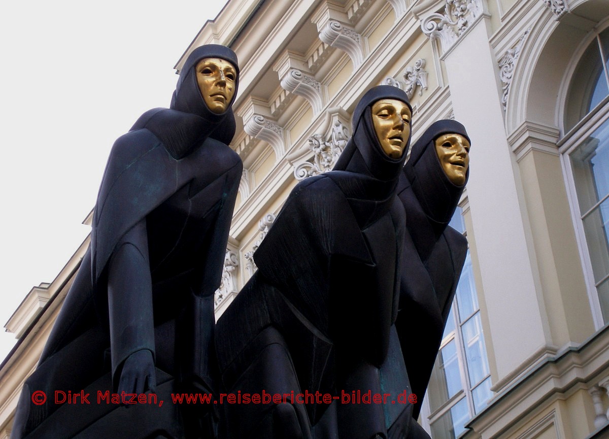 Vilnius (Wilna) - Skulpturen am Schauspielhaus