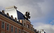 13-vilnius-skulptur-auf-gebaeude